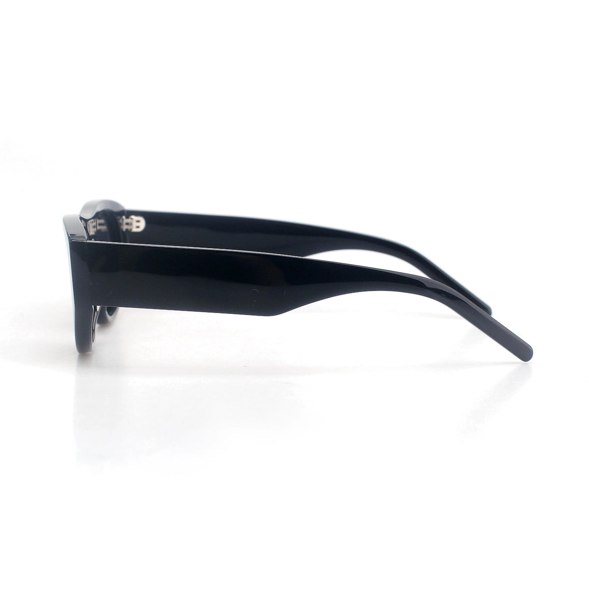 Como oval black sunglasses