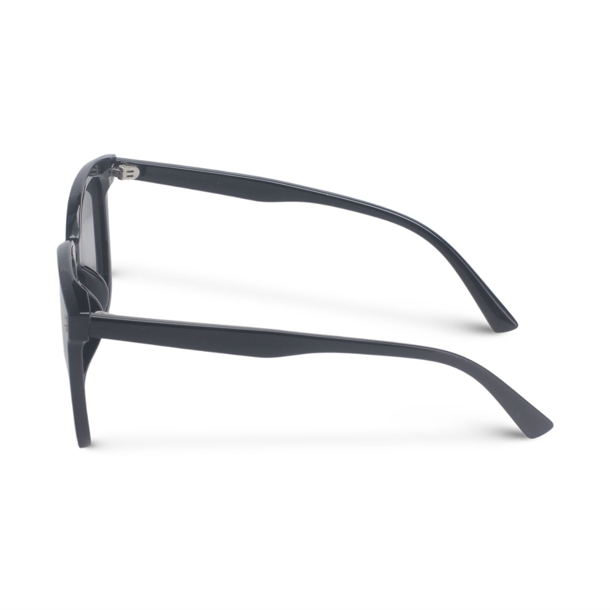 Oversized black square sunglasses